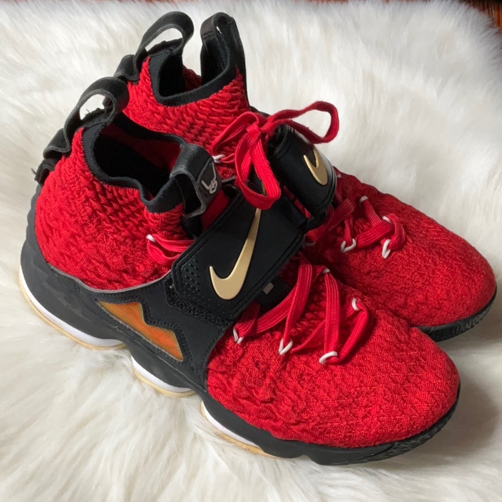 Nike Lebron 15 Red Diamonds Turf Edition Sneakers Sz 10